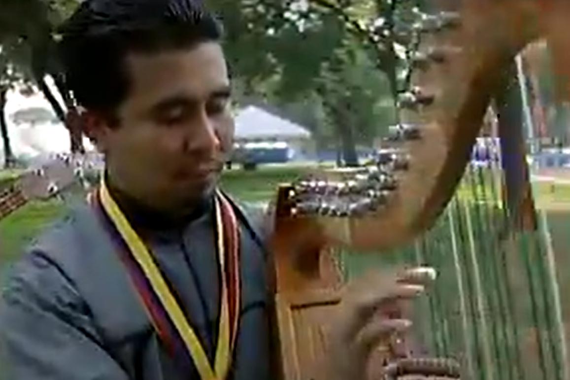 Grupo Cimarrón perform "Y soy llanero" (And I Am a Plainsman)