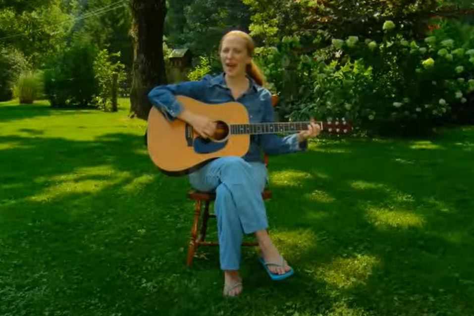 Elizabeth Mitchell & You Are My Flower- "Shoo Lie Loo" [Official Music Video]