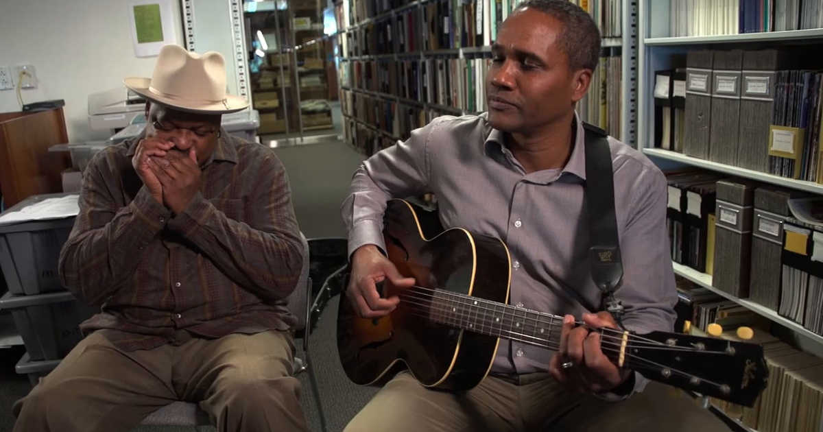 Phil Wiggins and Mark Puryear- "The Midnight Special" [Live at Smithsonian Folkways | June 2015]
